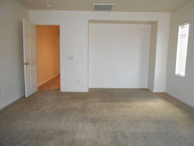 Building Photo - Stunning 4 Bedroom Home in North Las Vegas!