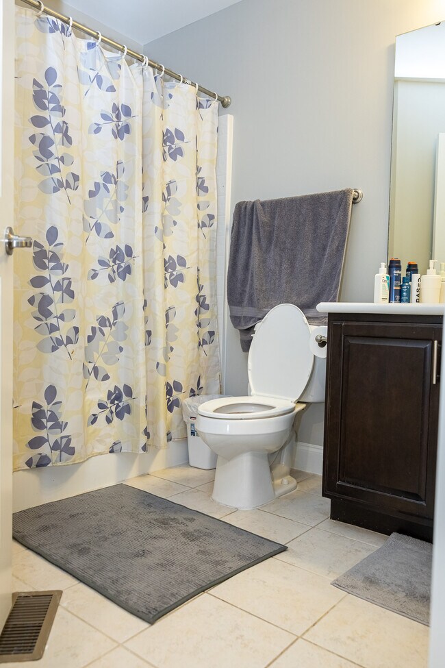 Building Photo - 5016 Trembath Ln