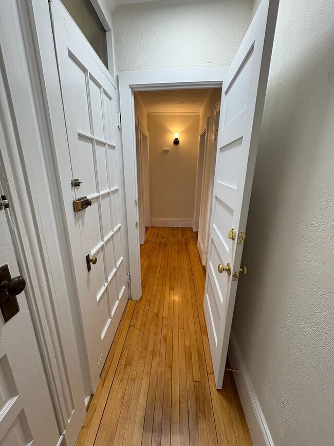 Building Photo - 17 Essex St