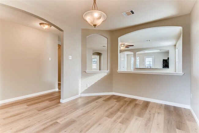 Building Photo - 113 Brooke St