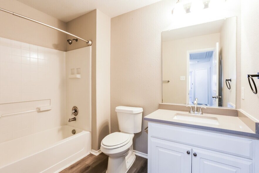 Building Photo - 1205 Artesia Dr