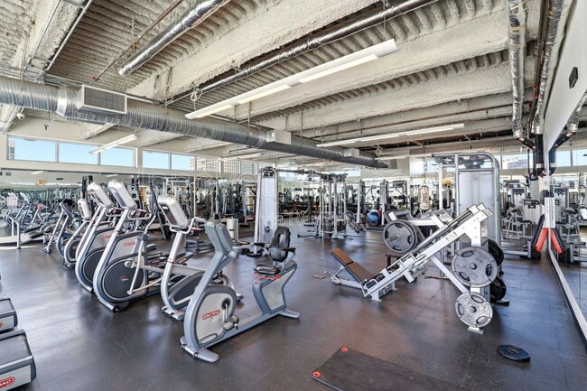 Building Photo - 150 E Robinson St