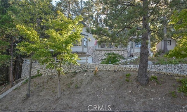 Building Photo - 196 N Fairway Dr