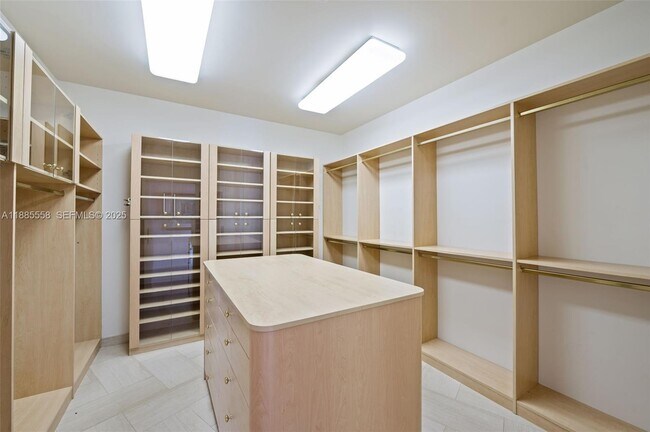 Building Photo - 9601 Collins Ave