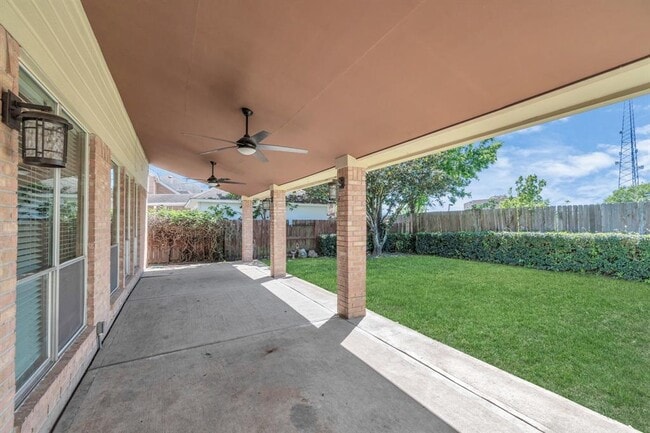 Building Photo - 3210 Shadowwalk Dr