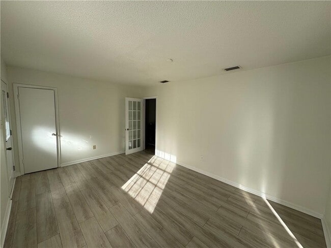 Building Photo - 7445 Bowers Ln