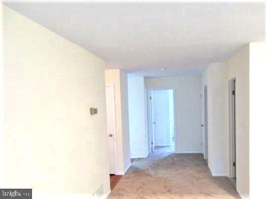 Building Photo - 19 Barclay Ct