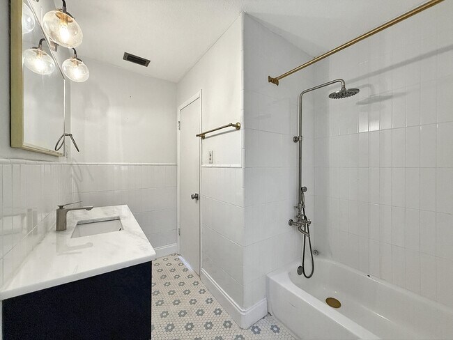 Building Photo - 4517 S Hesperides St