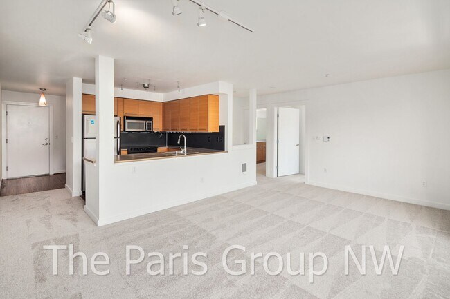 Building Photo - Perfect Bright 1BR 733sf CapHill Condo!! 9...