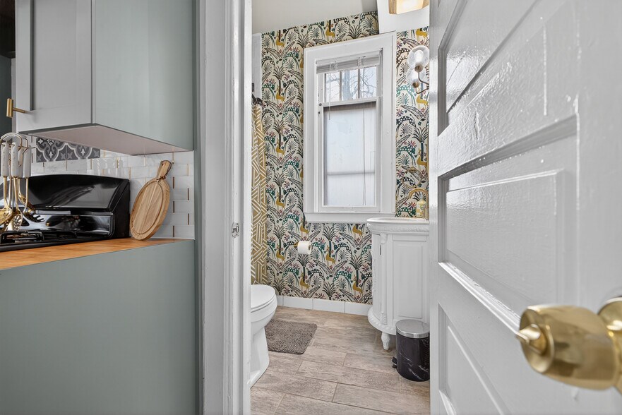 Building Photo - 256 Union Ave SE