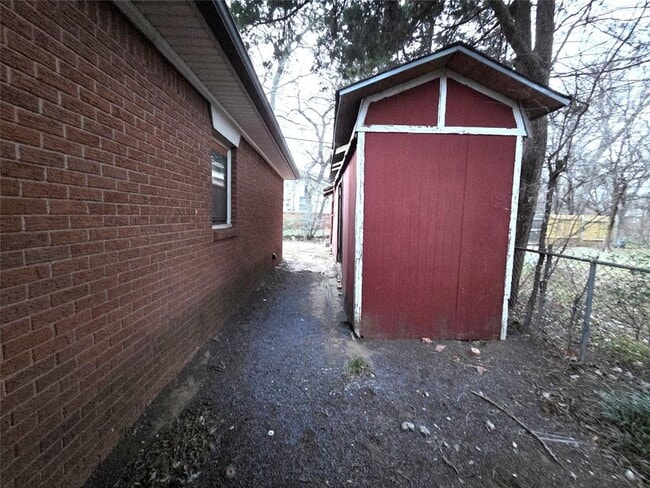 Building Photo - 4701 N Independence Ave