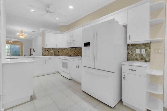 Building Photo - 10664 Royal Caribbean Cir