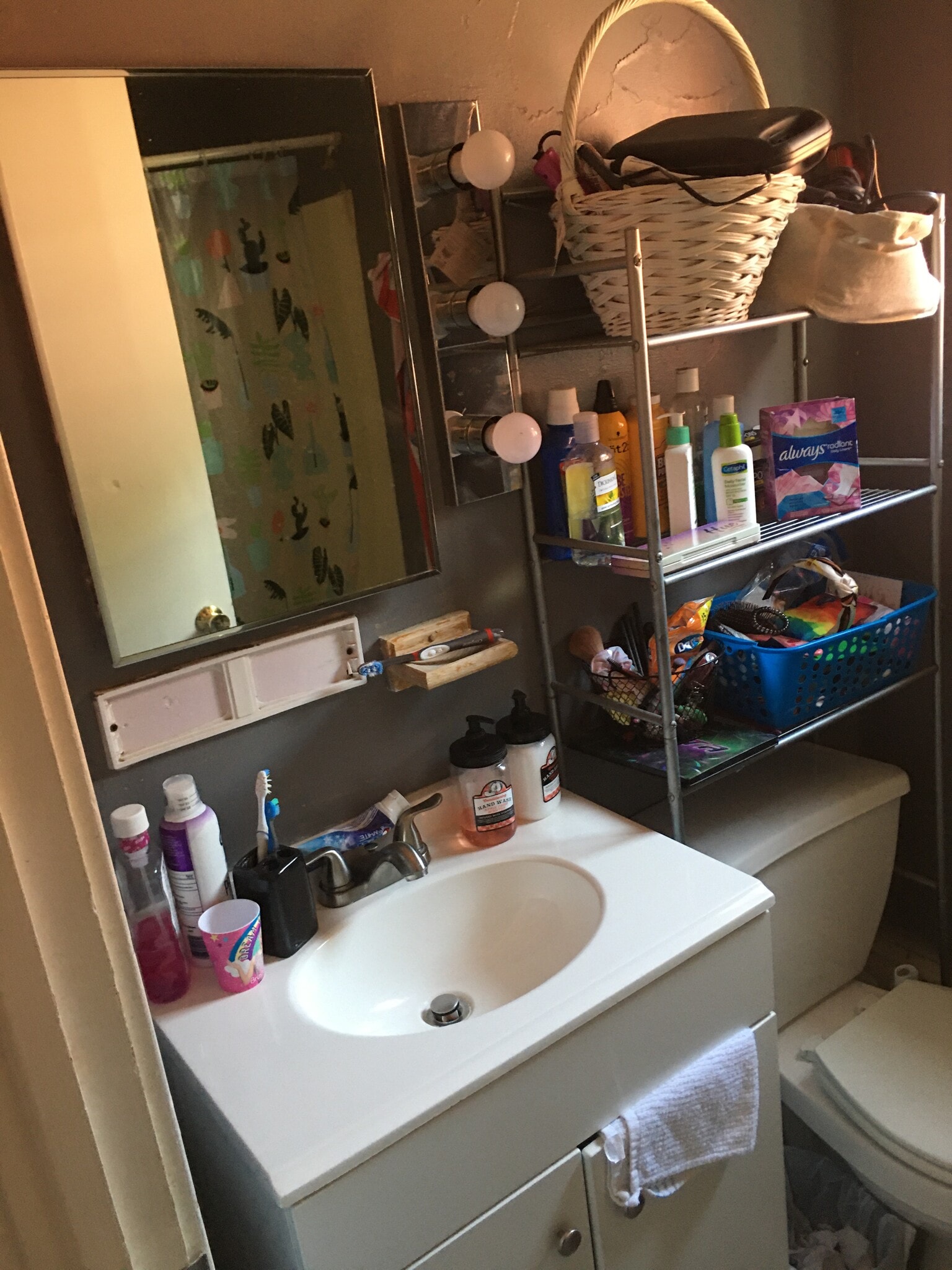 Building Photo - 138 N Main St