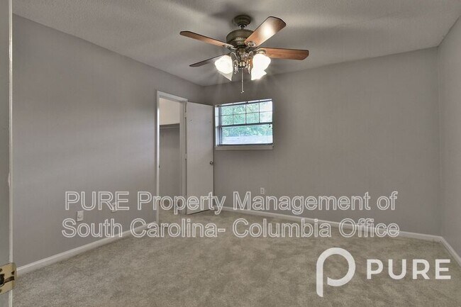 Building Photo - 601 Riverhill Cir