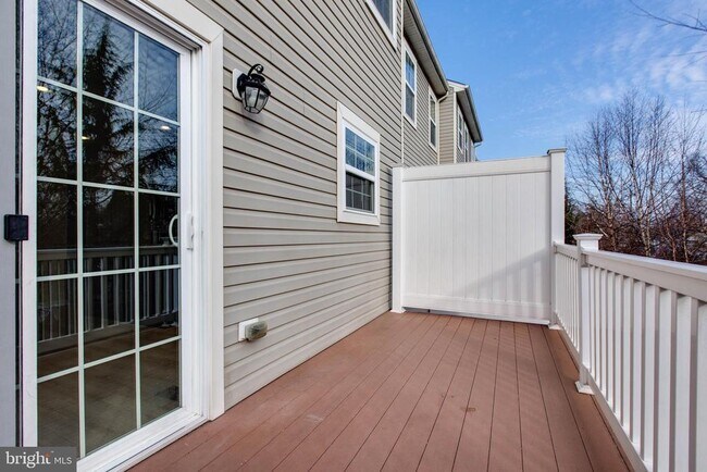 Building Photo - 1919 Beckman Ter