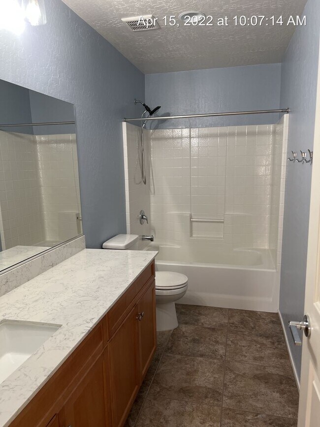 Building Photo - 3 Bedroom w/ Rooftop Deck in Providence