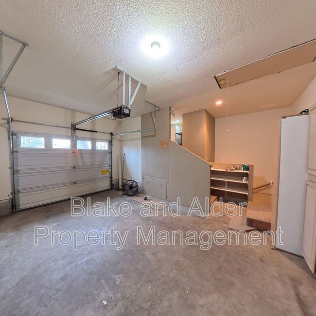 Building Photo - 720 Portland Ave