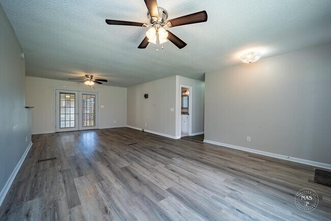 Building Photo - 2802 Evans Dr