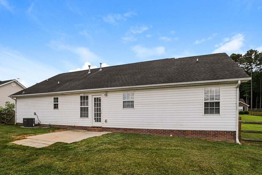 Building Photo - 1118 Landen Chase Drive