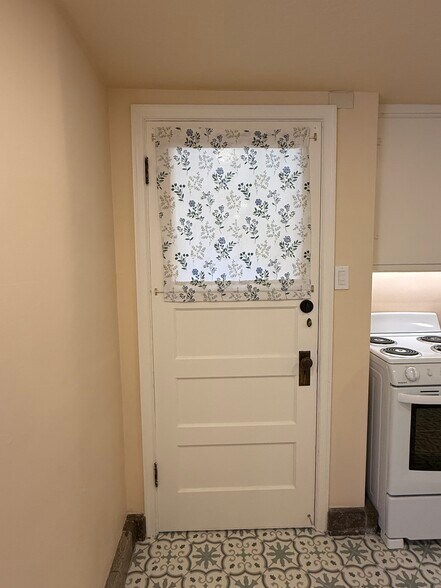 Building Photo - 452 S 800 E