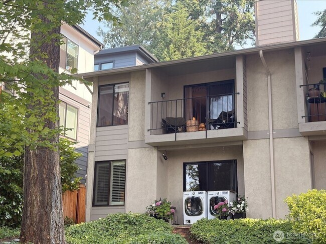Building Photo - 6722 112th Ave NE