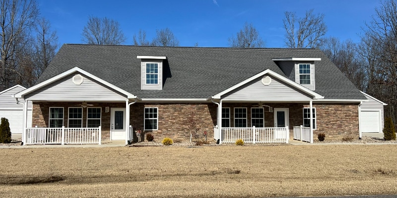 Primary Photo - 2030 Shade Tree Dr