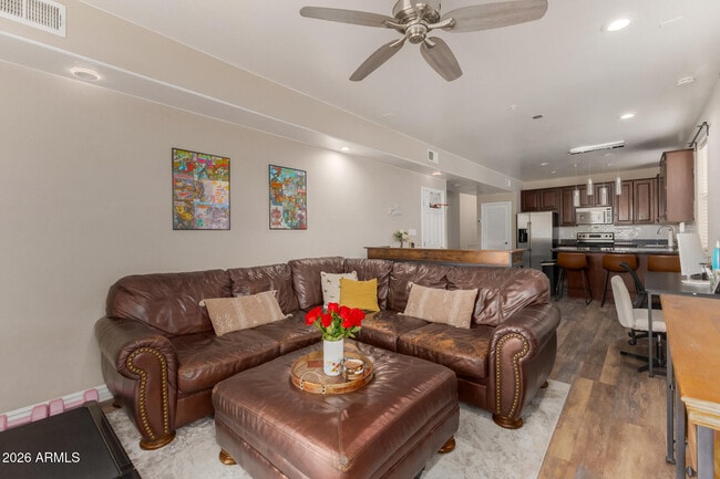 Building Photo - 610 E Roosevelt St