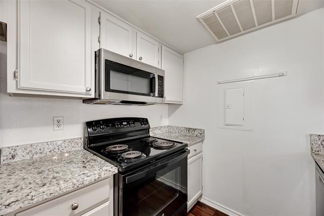 Building Photo - 449 Harris St