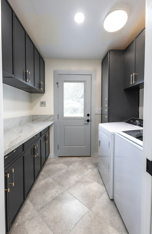Building Photo - 12311 Boulder View Dr