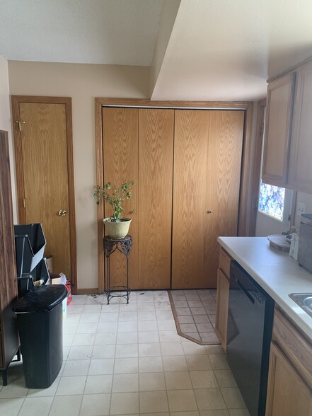 Closets and entrance to balcony - 957 Boston Way