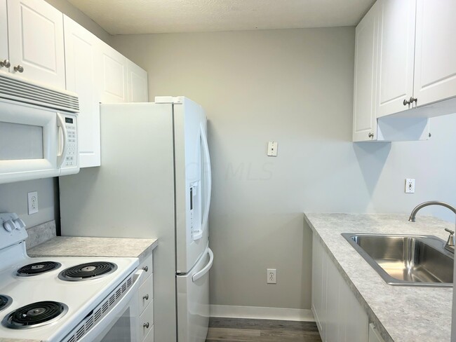 Building Photo - 6820 Axtel Dr