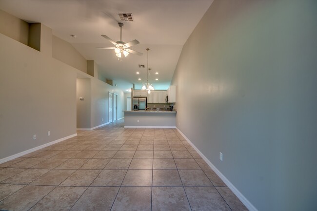 Building Photo - 3018-3020 SW 15th Pl