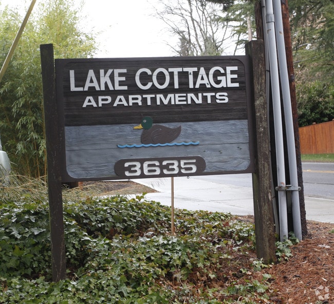 Building Photo - Lake Cottage Apartments