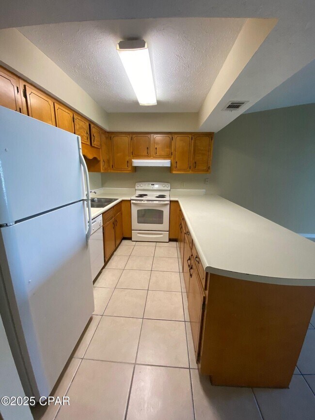 Building Photo - 625 N 9th St