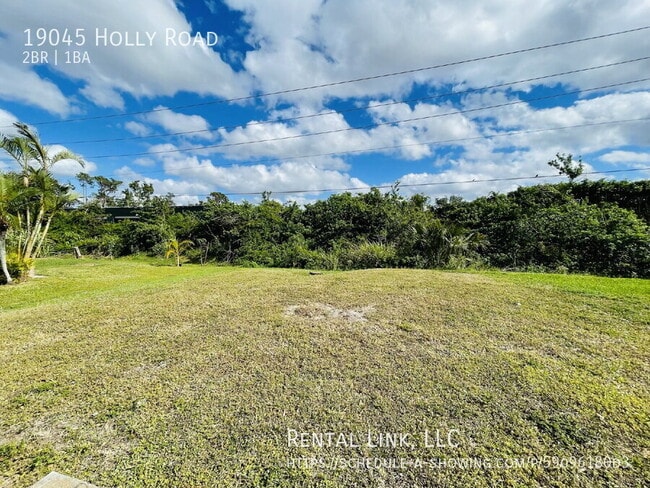 Building Photo - 19045 Holly Rd