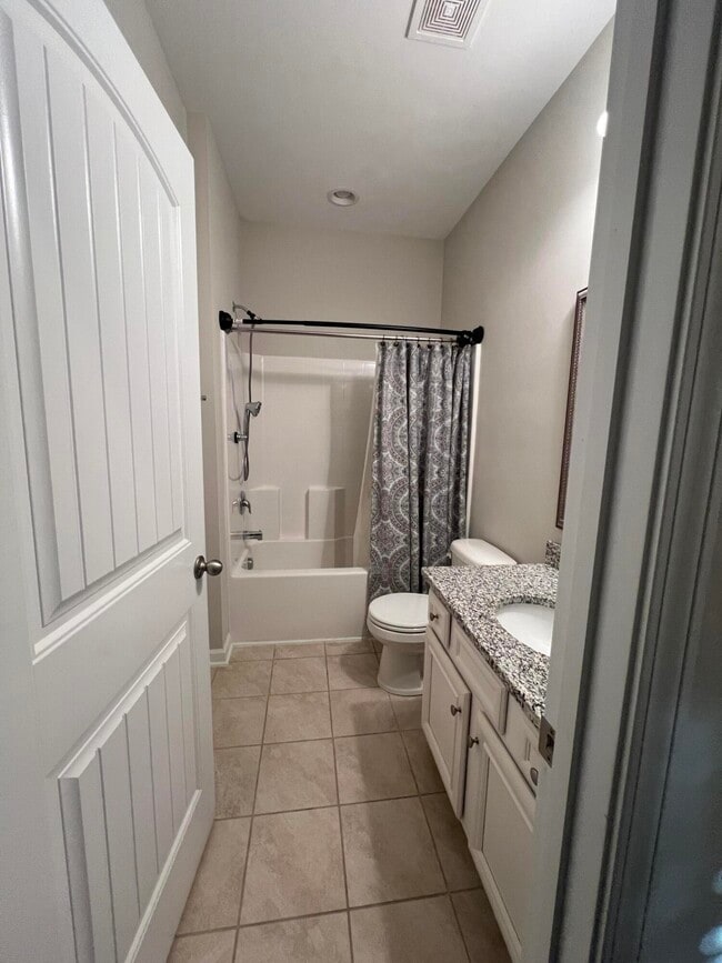 Building Photo - 3177 Mayflower Ln