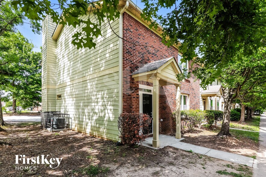 Building Photo - 1717 W Taylor Ave