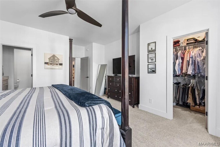 Building Photo - 4648 Broadwick St