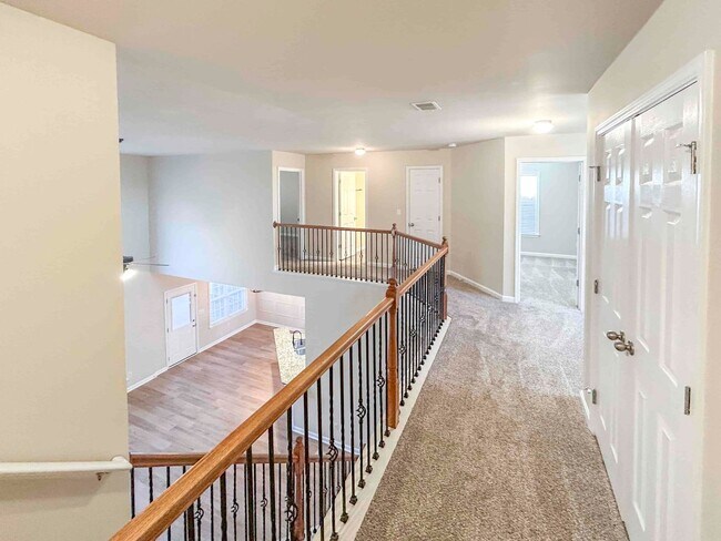 Building Photo - Immaculate 4 BR/3 BA Traditional in Acworth!