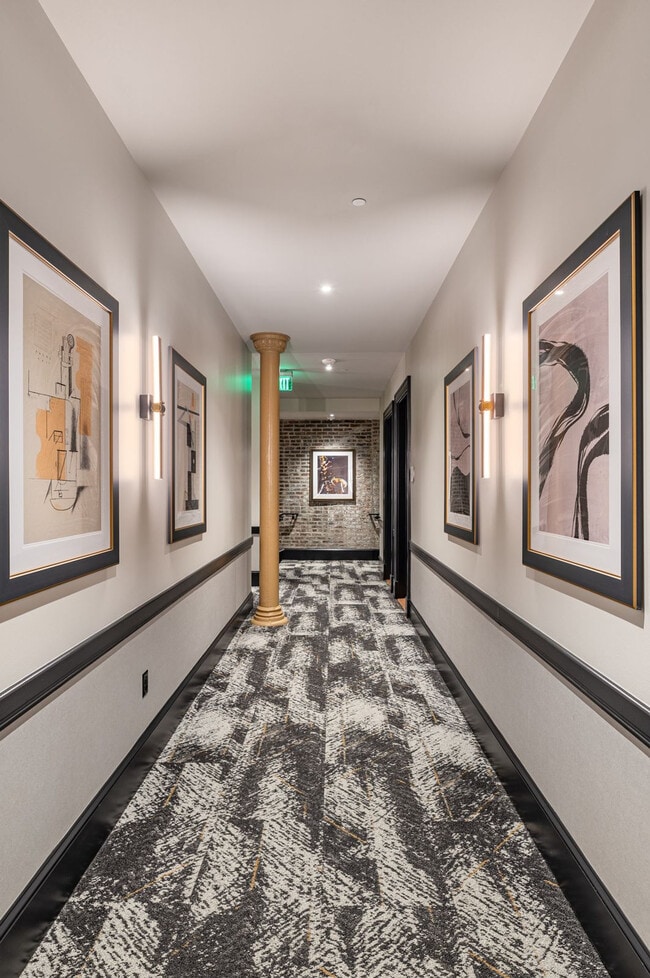 Building Photo - 1011 Canal St