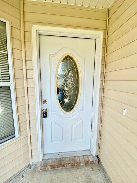 Building Photo - 921 Shenandoah Ave