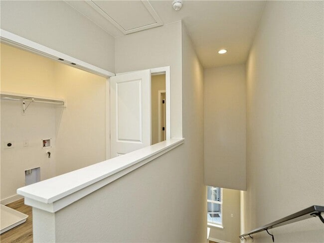 Building Photo - 3809 Valley View Rd