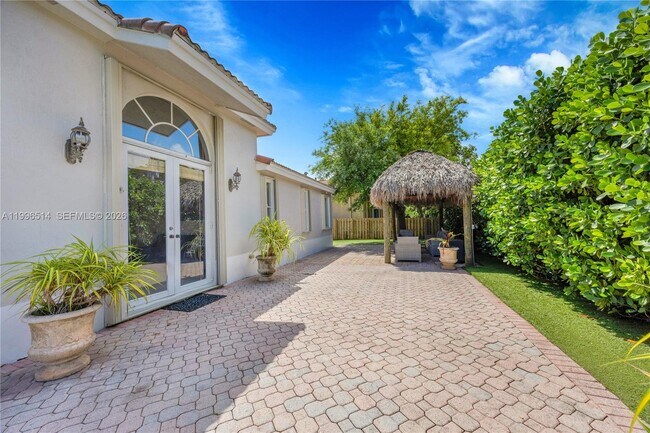 Building Photo - 16000 SW 91st Ct