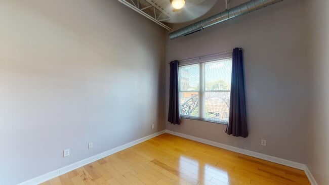 Building Photo - 769 N High St