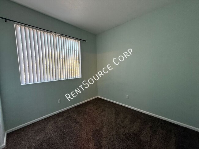 Building Photo - 1602 W Ave H-4