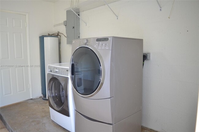 Building Photo - 6310 SW 92nd Ave