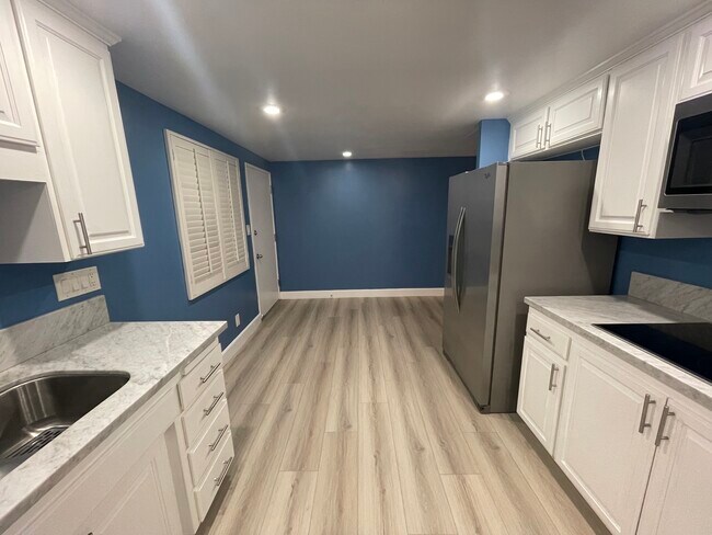 Kitchen/Dining Area - 2940 W Carson St