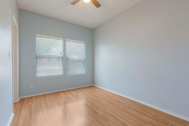 Building Photo - 504 Purple Sage Dr