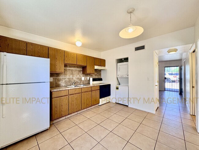 Building Photo - 1312 W Yavapai St