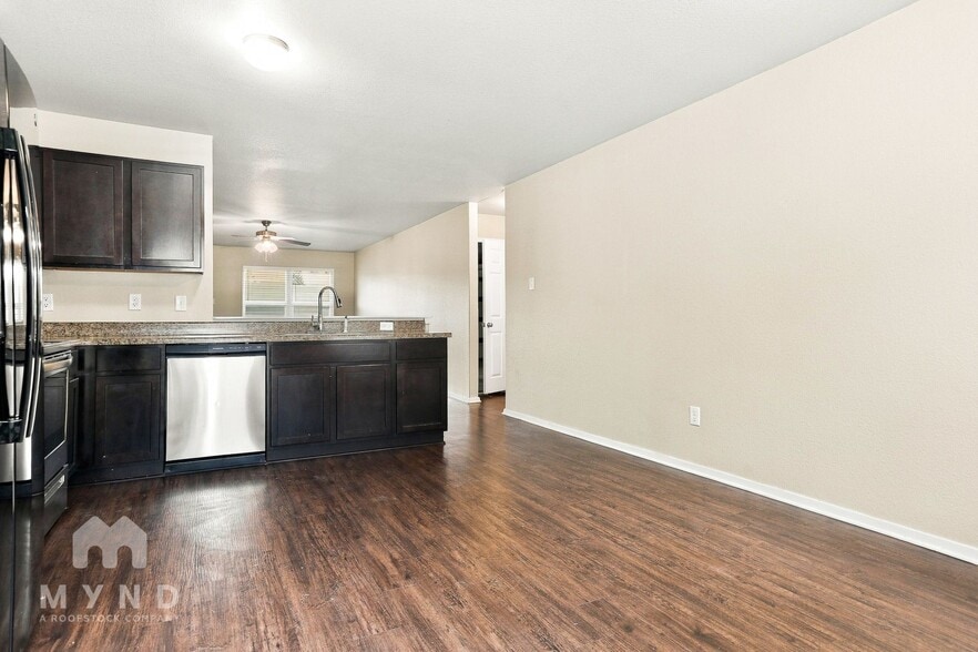 Building Photo - 1200 Fulbright Dr